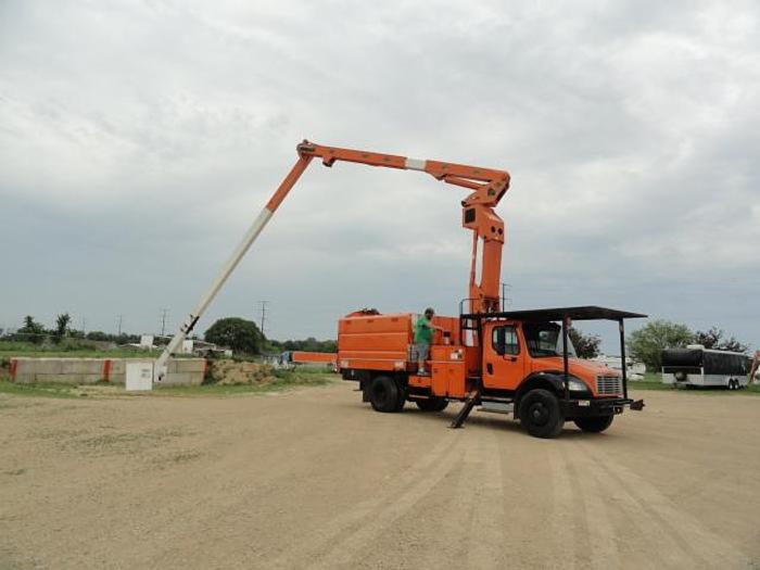 Used 2011 FREIGHTLINER BUSINESS CLASS M2 106