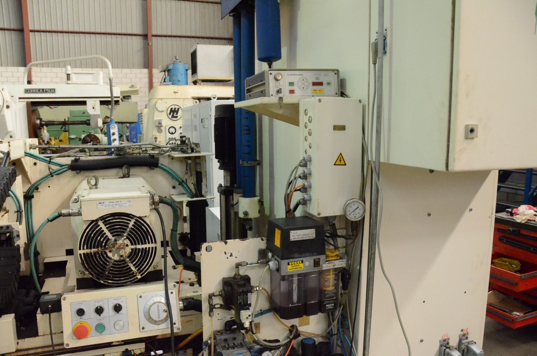 Usado 1998 LIDKÖPING CL 520 - CNC Rectificadoras sin centros #4402