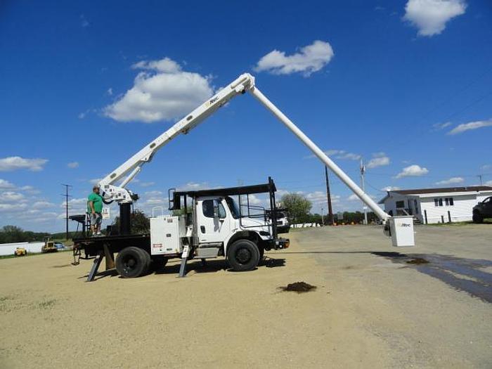 Used 2012 FREIGHTLINER BUSINESS CLASS M2 106