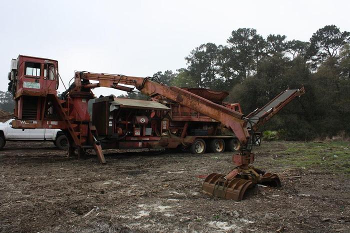 Used MORBARK 1300A Tub Grinder.