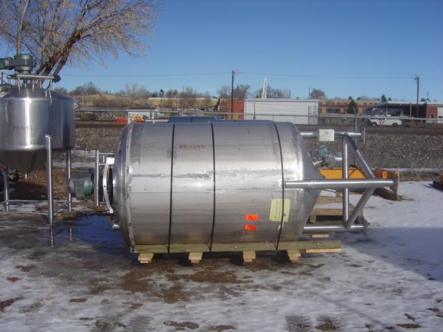 Usado 900 GALLON MIX TANK SINGLE SHELL