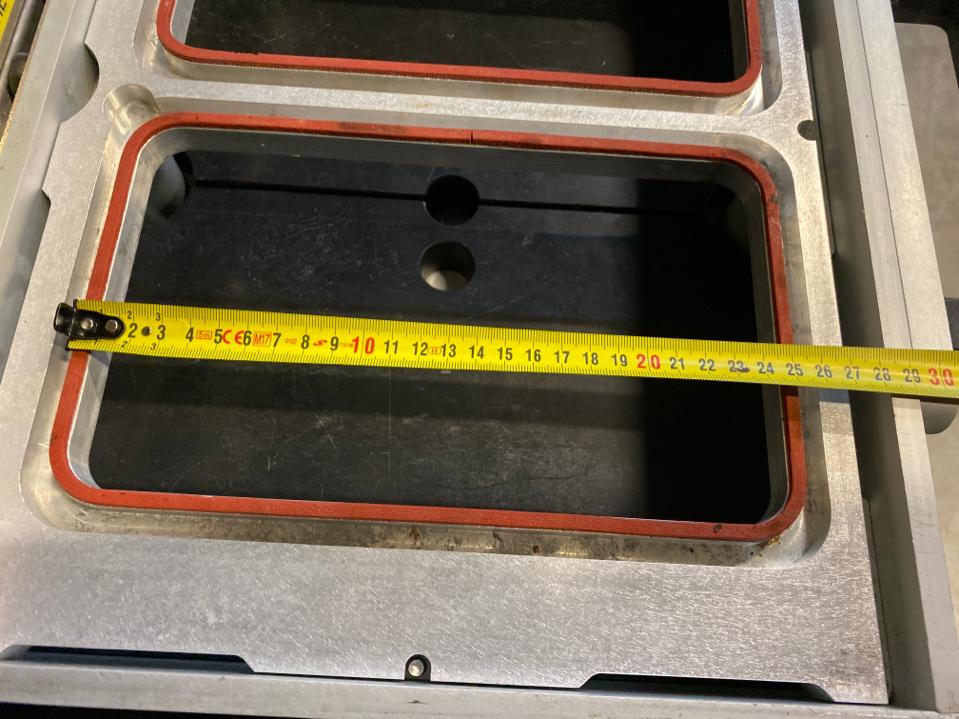 Used Henkovac traysealer