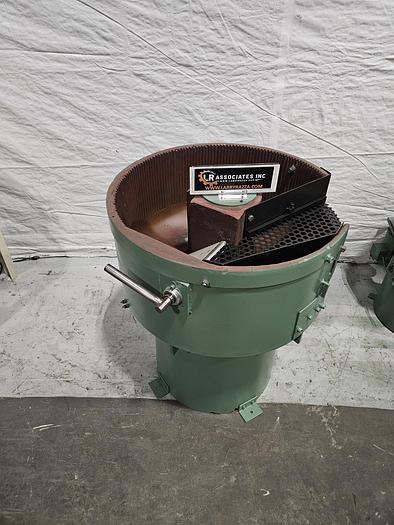 Used Ultramatic SVB 3.5 Cubic Ft Vibratory Tumbler Finishing Machine with Automatic Separation (wired 115V) Pristine Condition!