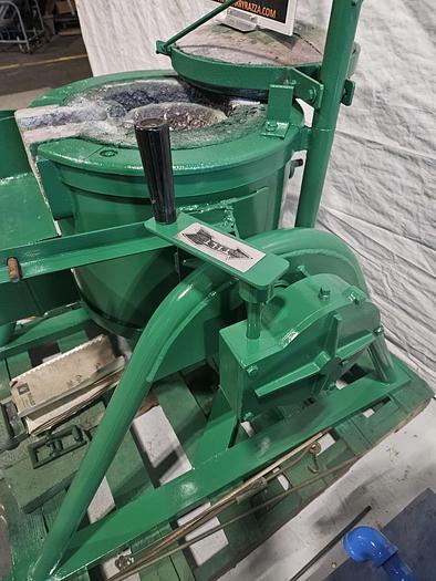 Used Speedy Melt High Temp Tilt & Pour Furnace Brass Copper Needs Gas Burner