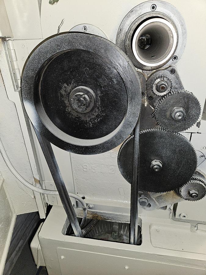 Used VICTOR 1640B ENGINE LATHE – 16" x 40" – 7.5 HP – TOOLING PACKAGE – EXCELLENT CONDITION