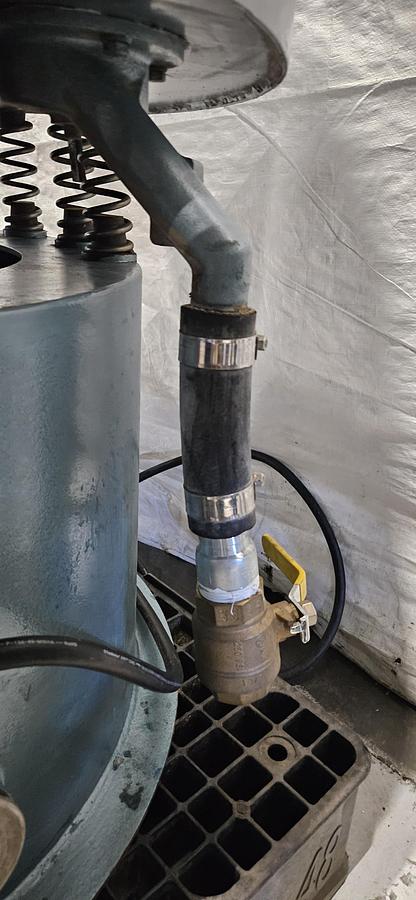Used ULTRAMATIC RUBBER-LINED VIBRATORY FINISHING TUMBLING MACHINE – APPROX. 4 CU. FT. – 36" BOWL – 220V 3 PHASE – DUMP DISCHARGE – TESTED