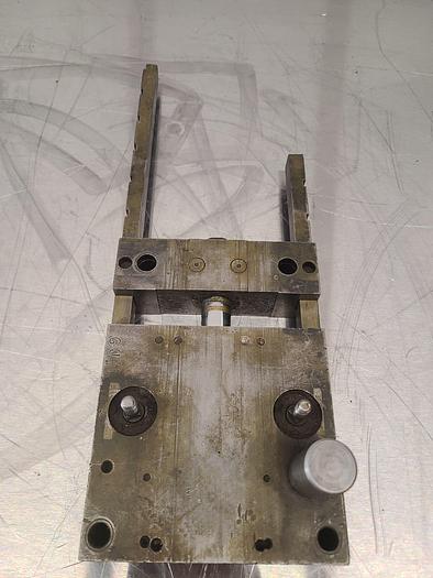 Used Rapid Air Automatic Stock Feed  B2 Stamping Press Flat or Wire Feeder 