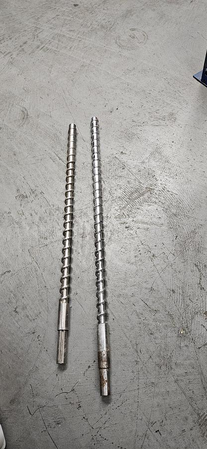 Used Lot of 2 Plastic Extruder Screws for Plastic extrusion machines β 1-1/4" Dia. X 30-1/2" & 27-1/2" Long (Resin Area feed length) β Excellent Condition!