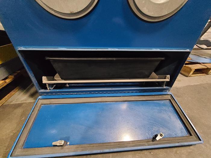 Used Donaldson Torit 4 Cartridge Dust Collector SDF 5 Hp 460 Volt 3 Phase with Checker Board