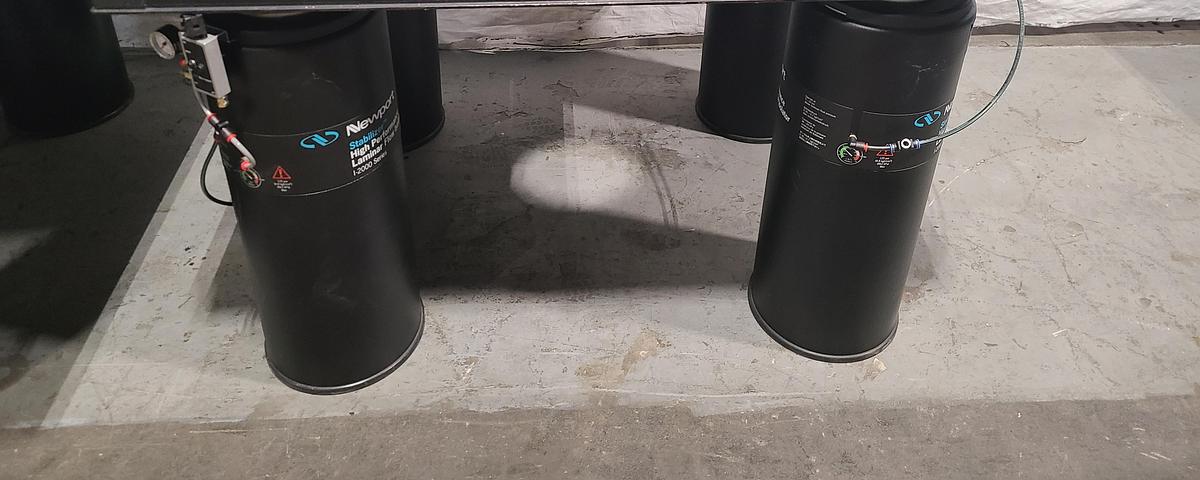 Used Newport RS2000 Sealed Hole Table Top with Tuned Damping and Legs