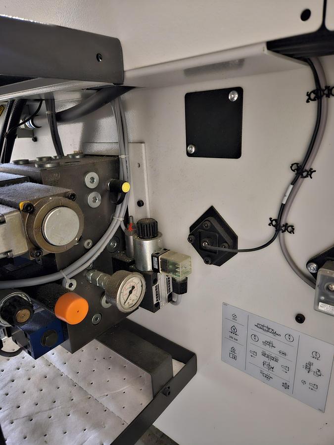 Used 2016 Arburg 470 C 1500-400 Golden Edition 165 Ton 6.5 oz. Allrounder Injection Molding Machine PRISTINE!!!