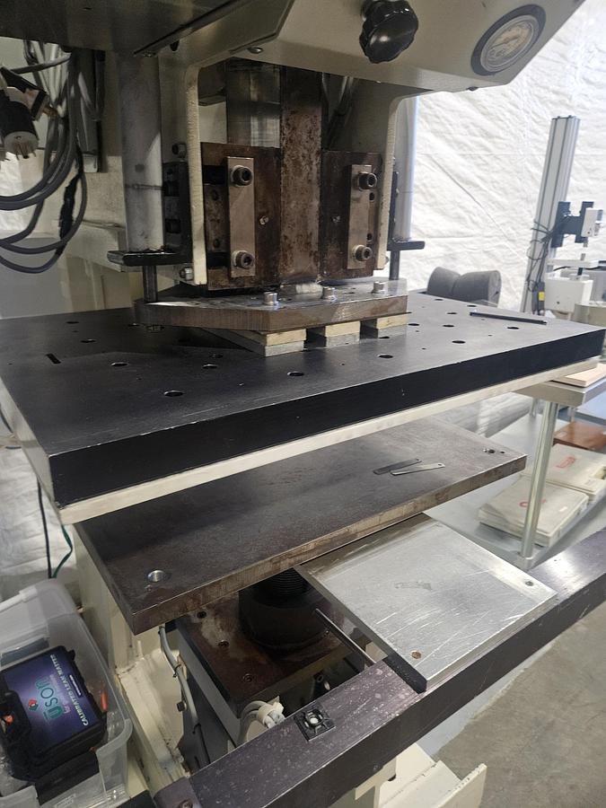 Used KF8500W LINEAR WEDGE AIR-OPERATED HOT STAMPING MACHINE PRESS... TESTED & RUNNING EXCELLENT 220V 1 Phase 