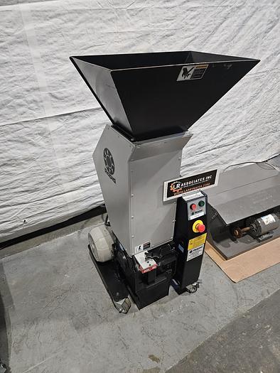 Used Rapid Model 150-21 Plastic Grinder Granulator 6 x 8 inch Throat 3 HP 220V 3Phase