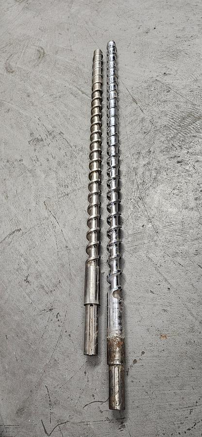 Used Lot of 2 Plastic Extruder Screws for Plastic extrusion machines β 1-1/4" Dia. X 30-1/2" & 27-1/2" Long (Resin Area feed length) β Excellent Condition!