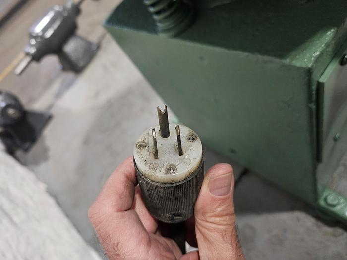 Used Ultramatic 24 Inch Vibratory Finishing Machine 110 Volts Polish Deburr Metal Plastic