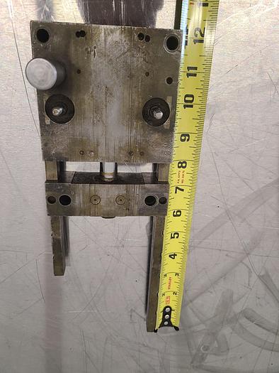 Used Rapid Air Automatic Stock Feed  B2 Stamping Press Flat or Wire Feeder 