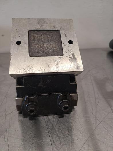 Used Magnetic 4 x 4 Inch XLO Robbins Magna Sine Vise