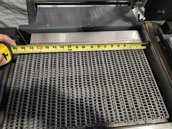 Used Heat Seal Plastic Shrink Wrap Packaging Machine Model HDS115/8IP