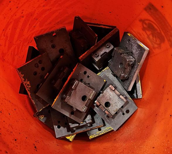 Used Hugold Automated Stamping Crimping Air Press with Rotary Table and Tooling