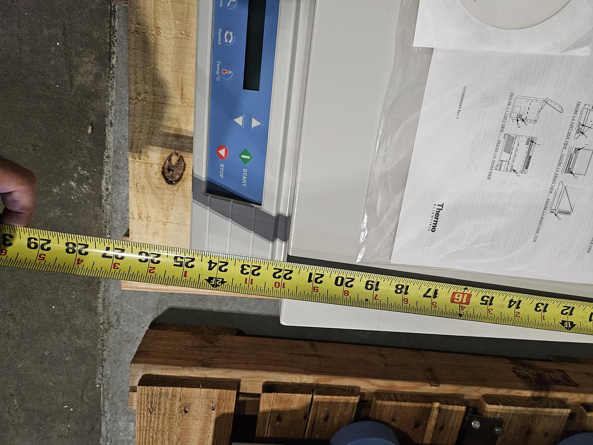 Thermo Scientific MaxQ™ 416 HP High-Performance Orbital Shaker – Model SHKE416HP – 115V – Excellent Condition – Original Packaging