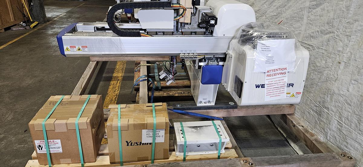 Used YUSHIN RCII-150D-15-95 INJECTION MOLDING ROBOT Factory Refurbished