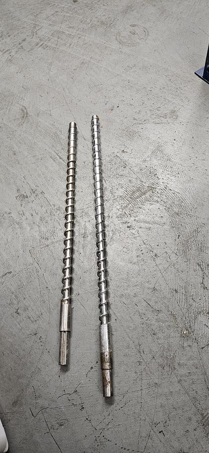 Used Lot of 2 Plastic Extruder Screws for Plastic extrusion machines β 1-1/4" Dia. X 30-1/2" & 27-1/2" Long (Resin Area feed length) β Excellent Condition!