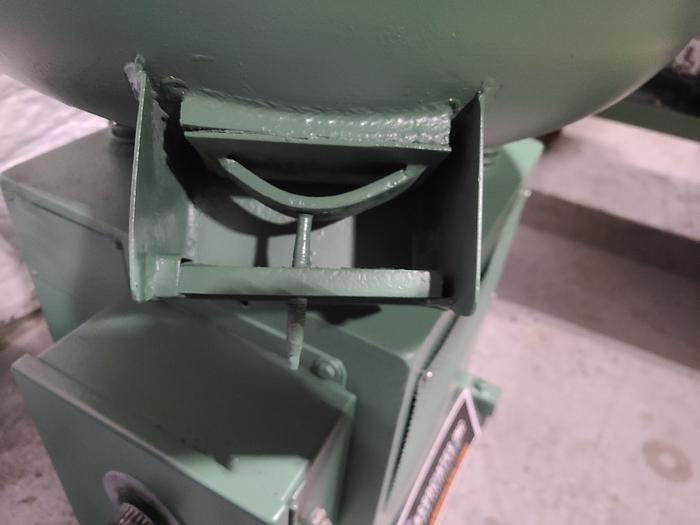 Used Ultramatic 24 Inch Vibratory Finishing Machine 110 Volts