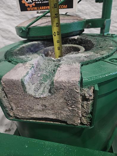 Used Speedy Melt High Temp Tilt & Pour Furnace Brass Copper Needs Gas Burner