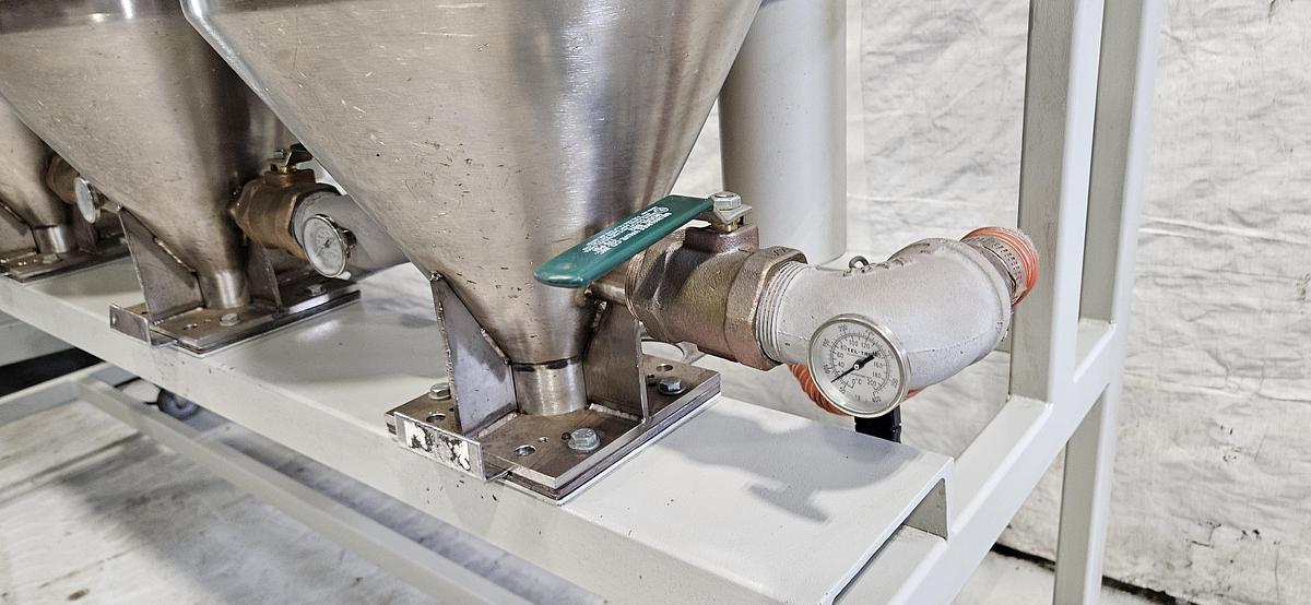 Used DRI-AIR HP4-X300 CENTRAL DESICCANT RESIN DRYING SYSTEM – (5) RH60 STAINLESS STEEL HOPPERS – HIGH TEMPERATURE CONFIGURATION- FOR INJECTION MOLDING – 480V / 3 PHASE