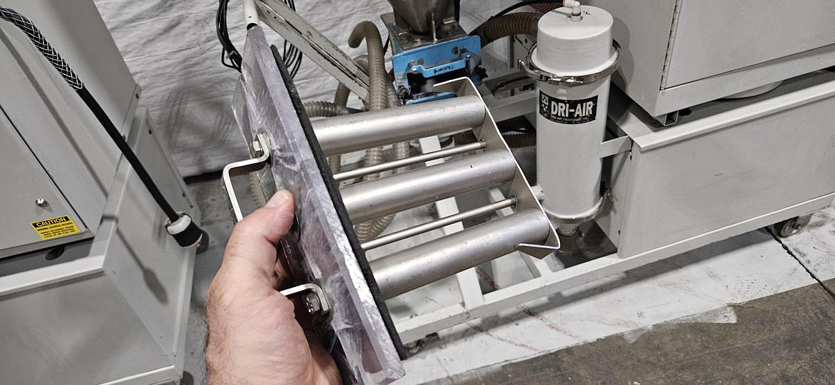 Used DRI-AIR HPD-2 HIGH TEMPERATURE DESICCANT RESIN DRYER – 60 LB STAINLESS HOPPER – ADVANCED DIGITAL CONTROL – 480V – TESTED & RUNNING