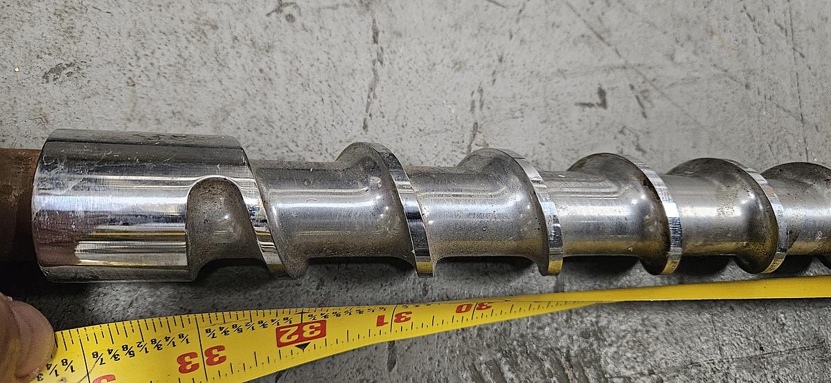 Used Extruder Screw 1-1/2" x 32-1/2" Flight Area