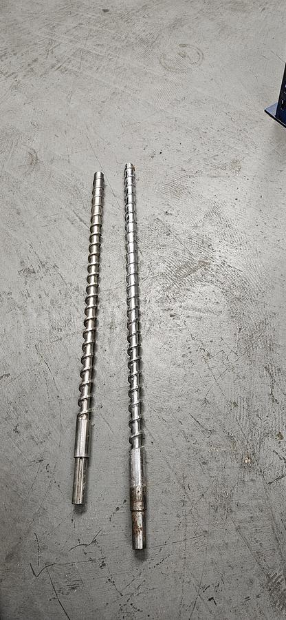Used Lot of 2 Plastic Extruder Screws for Plastic extrusion machines β 1-1/4" Dia. X 30-1/2" & 27-1/2" Long (Resin Area feed length) β Excellent Condition!