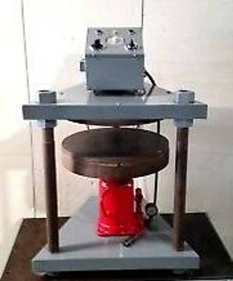 Used 18 Inch Vulcanizer makes Spin Casting Rubber Molds Hydraulic Press Autoclave