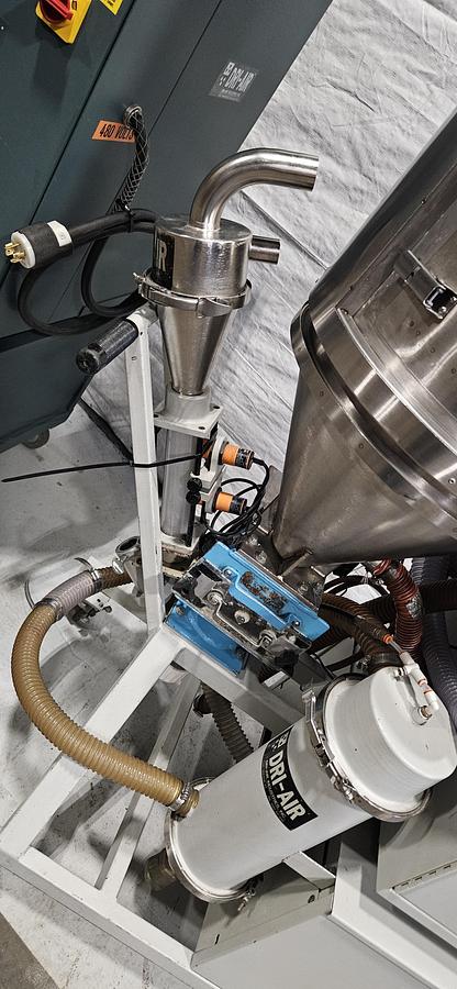 Used DRI-AIR HPD-4 HIGH-PERFORMANCE DESICCANT RESIN DRYER – RH150 150 LB STAINLESS STEEL HOPPER – DIGITAL DEW POINT CONTROL – 480V 3 PHASE – TESTED