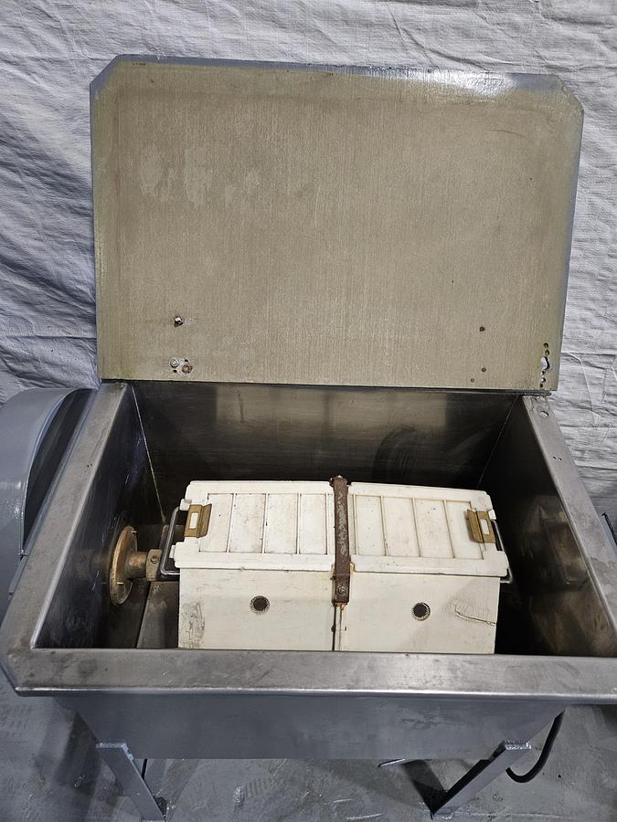 Used Greco Wet Tumbler Rotary Finishing Machine Polish Metal Automatically 110V