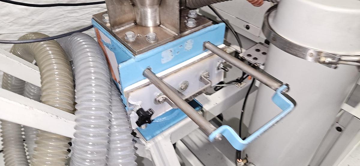 Used DRI-AIR HP4-X 35 FM HIGH-TEMPERATURE DESICCANT RESIN DRYER – RH60 STAINLESS STEEL HOPPER – ADVANCED CONTROL – NO-SPILL RECEIVER – 480V / 3 PHASE