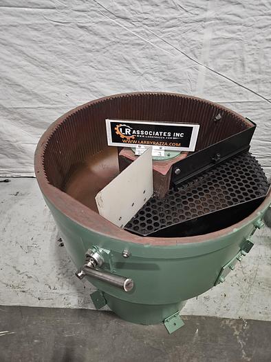 Used Ultramatic SVB 3.5 Cubic Ft Vibratory Tumbler Finishing Machine with Automatic Separation (wired 115V) Pristine Condition!