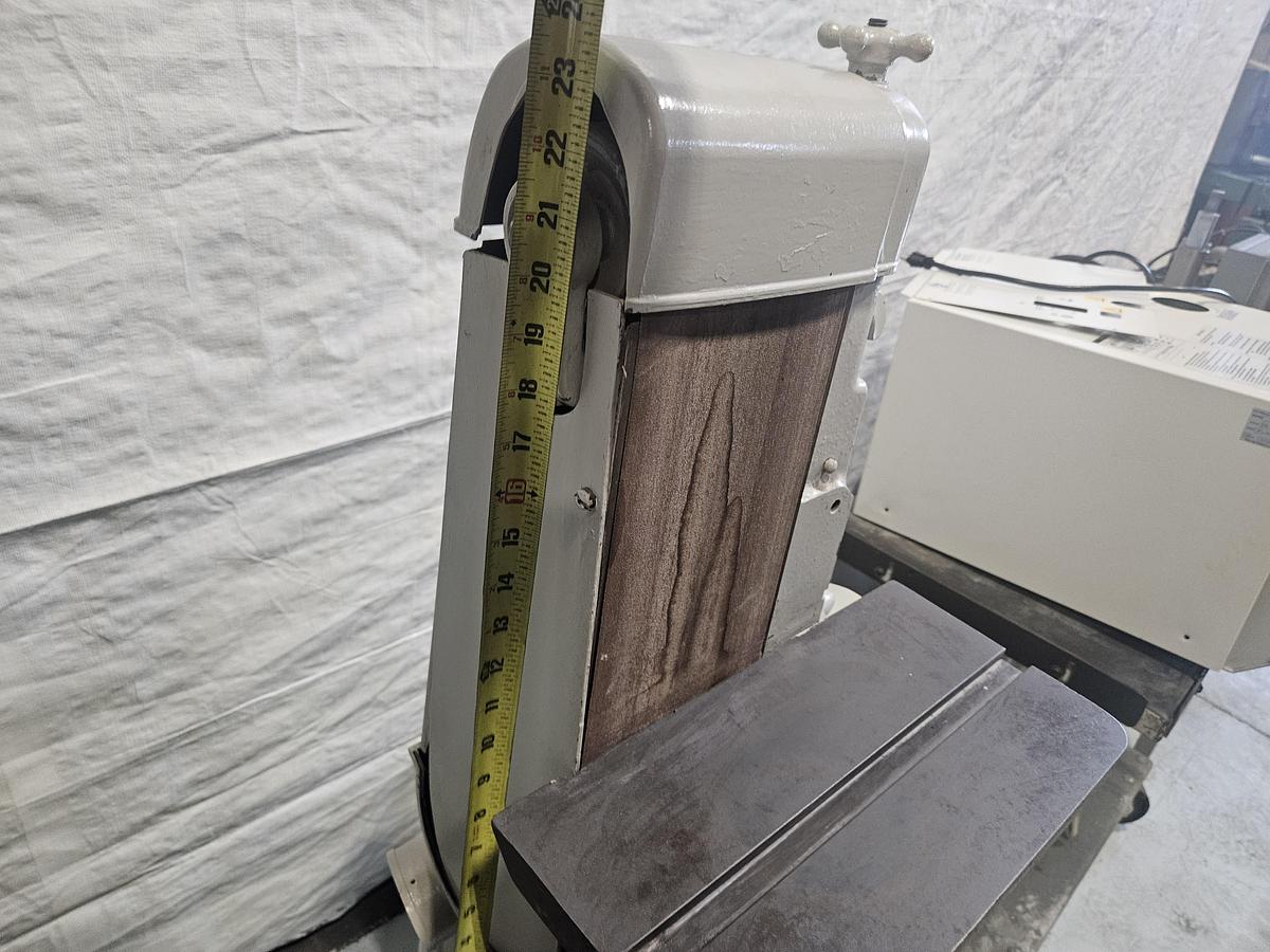 Used Delta Super Heavy Duty 6 Inch Belt Sander 110 V on Stand