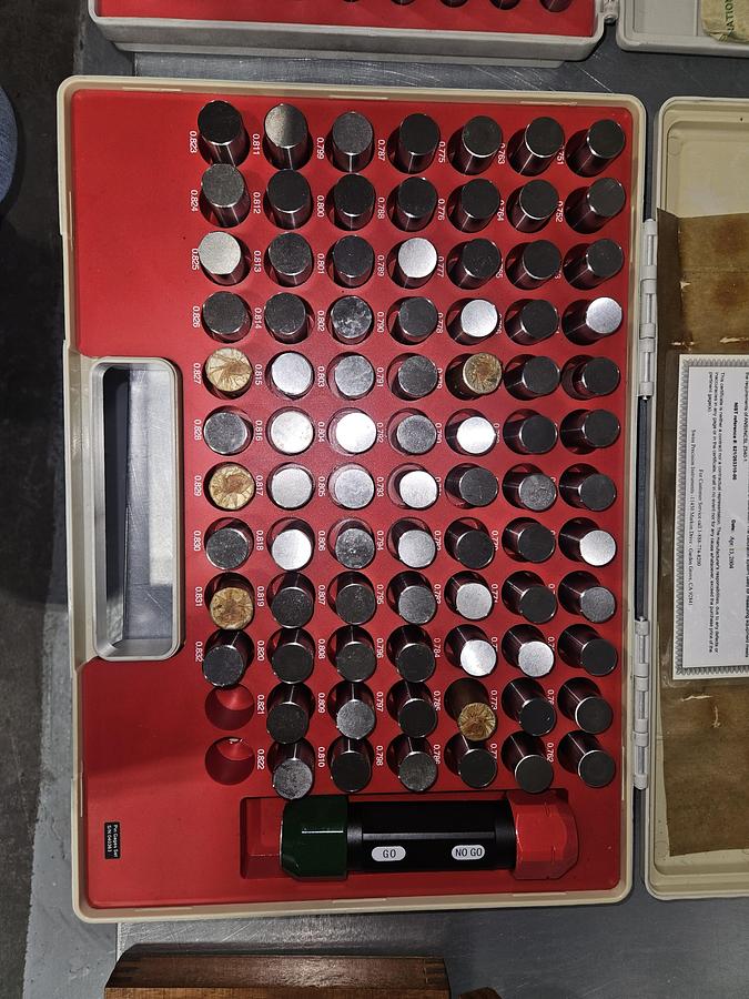 Used SPI / SWISS PRECISION INSTRUMENTS CLASS ZZ PIN GAGE SET – METRIC MINUS – M5 SERIES – GO / NO-GO HANDLE – CERTIFIED – EXCELLENT CONDITION