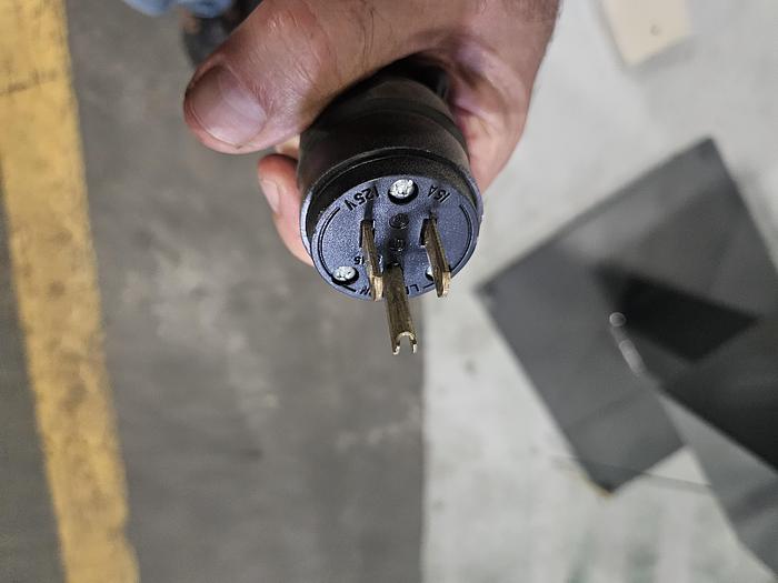 Used Motorized Stock Reel Material Payoff Feed Automatically Feeds Metal Stock To Press