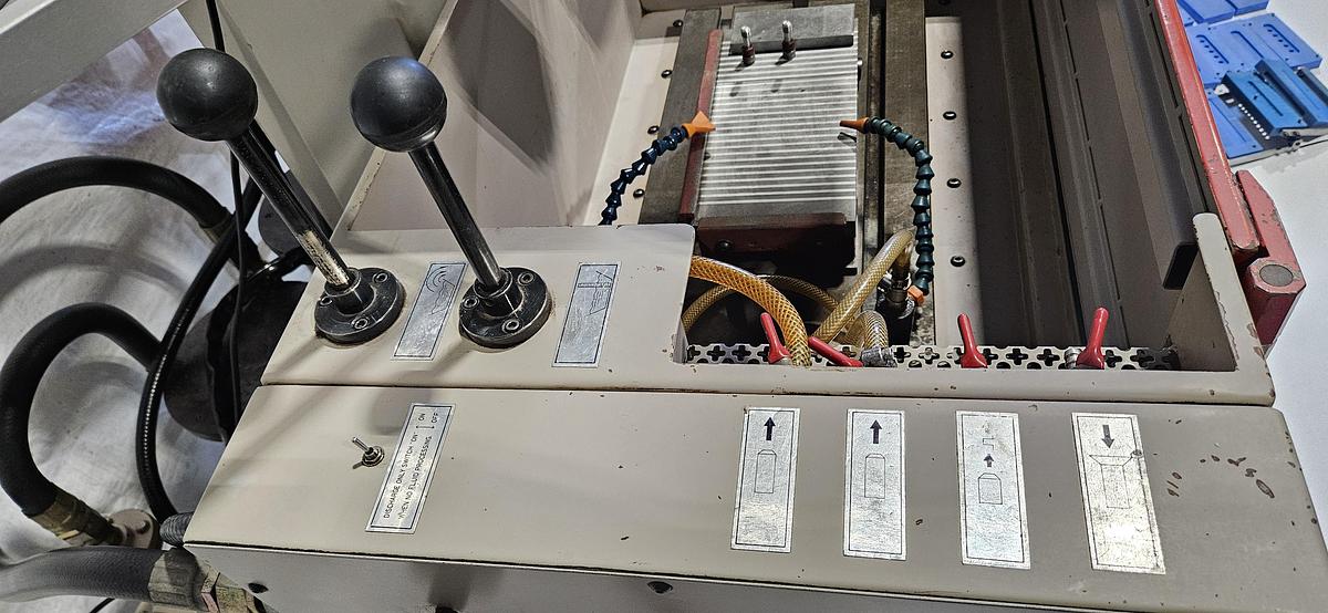 Used EDM TECHNOLOGY OMEGA 405-B SINKER EDM – 30 AMP POWER SUPPLY – MITUTOYO DIGITAL READOUT – MAGNETIC CHUCK – 220V 3 PHASE – 1990