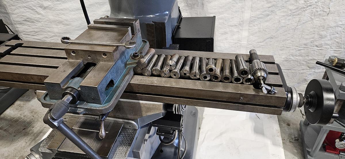 Used BRIDGEPORT SERIES I 2HP VERTICAL MILL – PROTOTRAK MX2 2-AXIS CNC / CONVERSATIONAL CONTROL – POWER FEED – VISE – COLLETS – 480V 3 PHASE – RUNNING