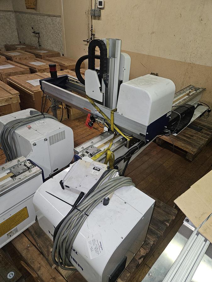 Used Yushin Robot for Injection Molding Machines