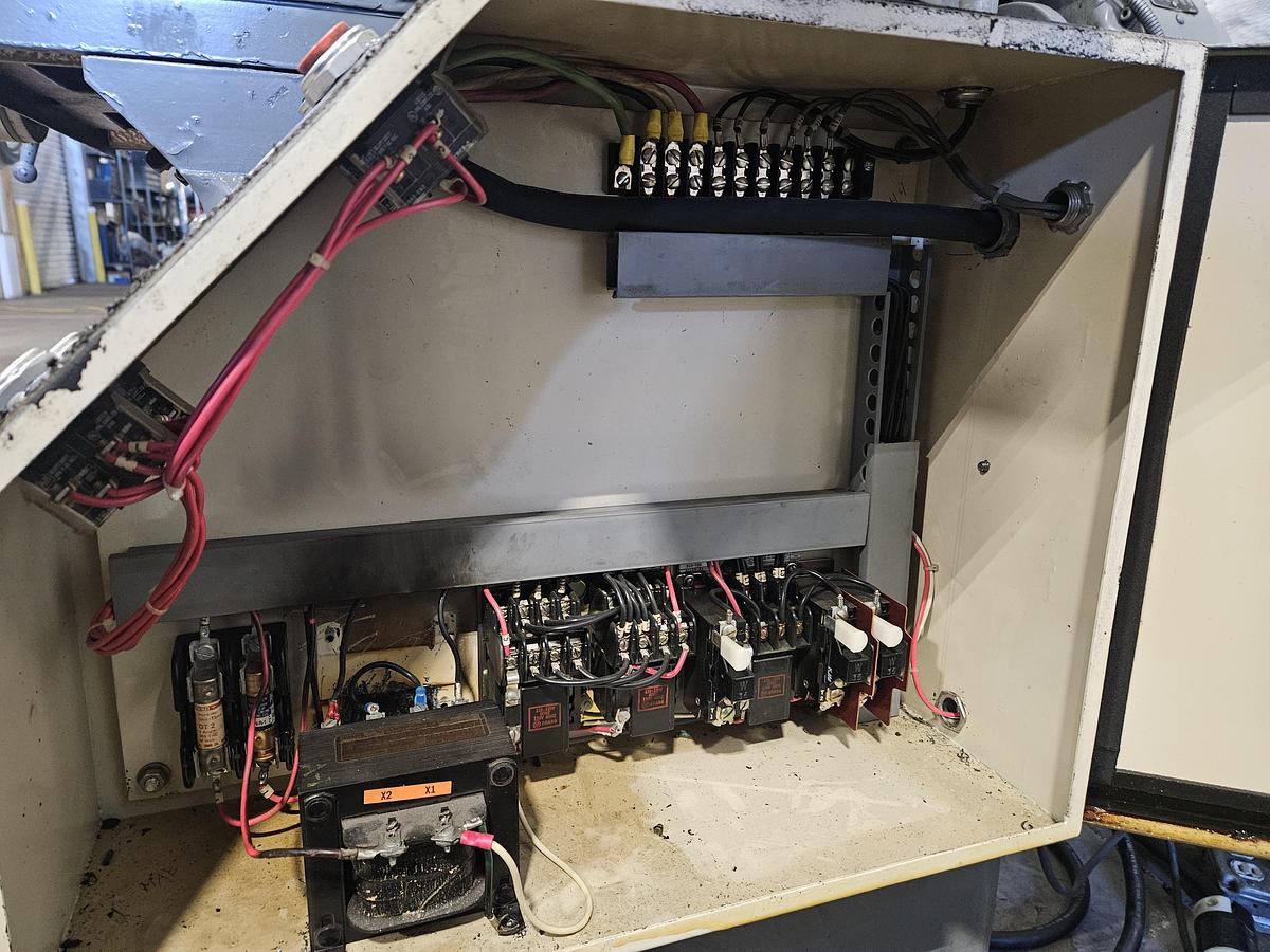 Used PARKER MAJESTIC 6" x 12" MANUAL SURFACE GRINDER – POWER Z-AXIS – DRO – ELECTRIC MAG CHUCK – SINGLE-POINT LUBE – DUAL VOLTAGE – EXCELLENT CONDITION