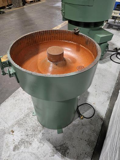 Used Ultramatic SVB 1.2 Cubic Ft Vibratory Tumbler Finishing Machine (wired 115V) Pristine Condition!