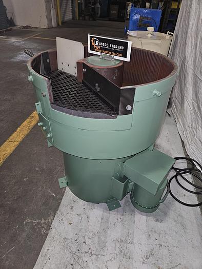 Used Ultramatic SVB 3.5 Cubic Ft Vibratory Tumbler Finishing Machine with Automatic Separation (wired 115V) Pristine Condition!
