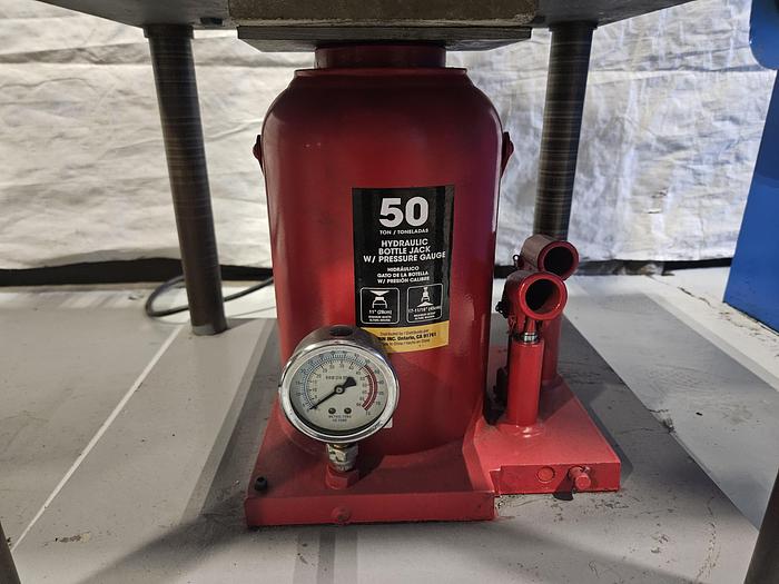 Used 12 inch Hydraulic Vulcanizer with Gauge Makes Spin Cast Rubber Molds Romanoff Brand 220V 1Phase