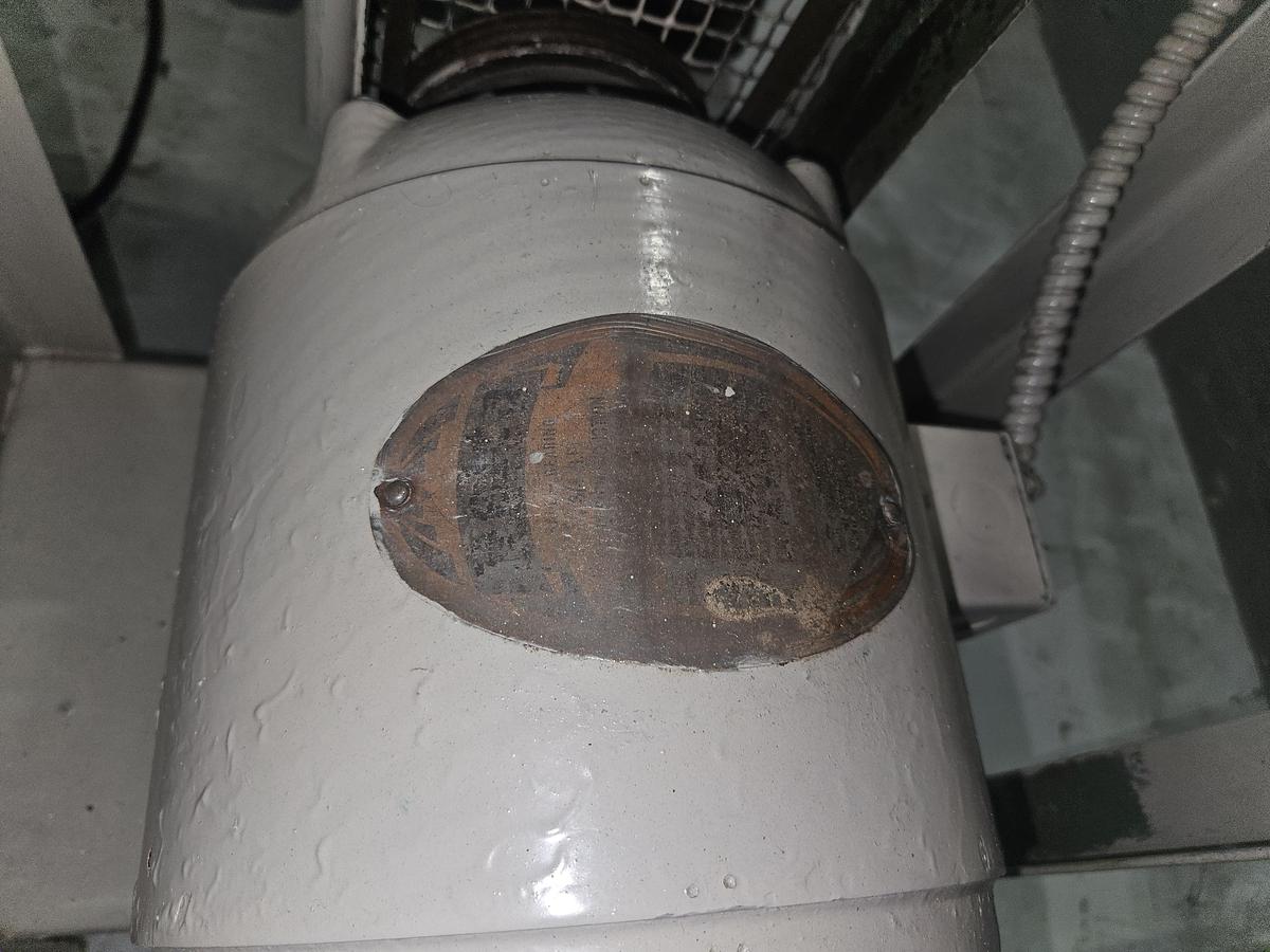 Used Delta Super Heavy Duty 6 Inch Belt Sander 110 V on Stand