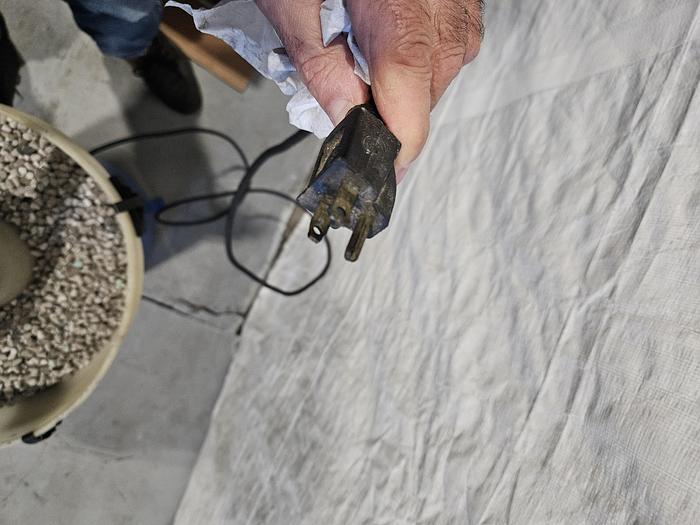 Refurbished Belair Vibratory Finishing Machine 1/2 Cubic Ft 110V Polish Deburr Metal