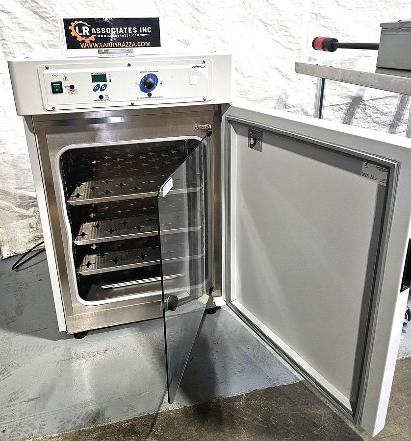 Used VWR MODEL 3015 WATER-JACKETED LABORATORY INCUBATOR – HEATED DOOR – 115V – TESTED & RUNNING PERFECTLY